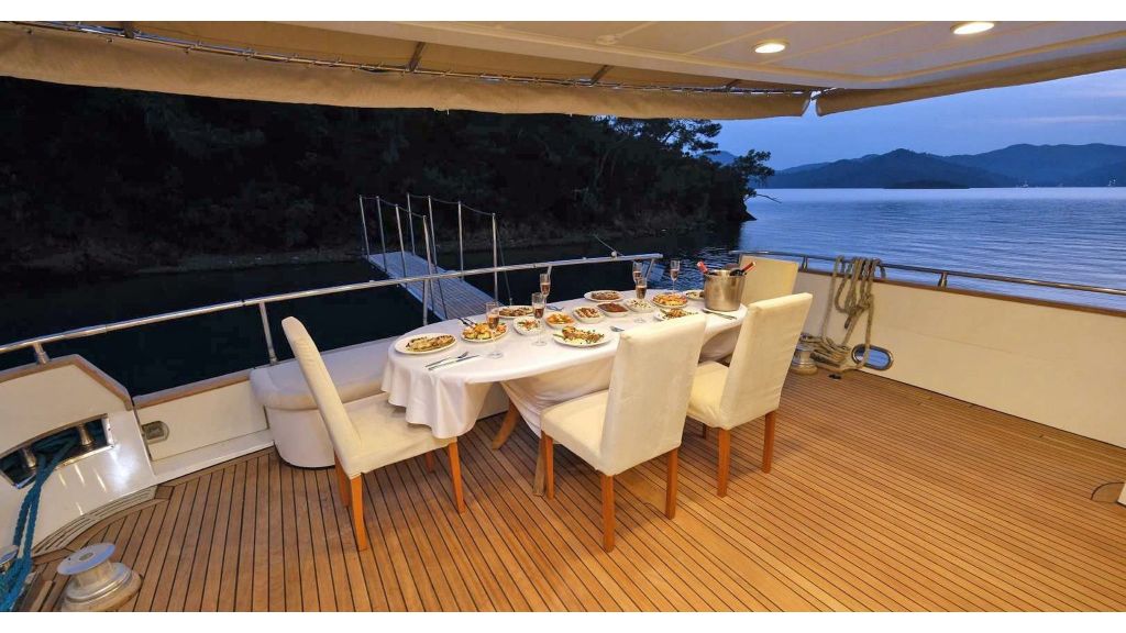 Motor Yacht Falcon 80 (040)