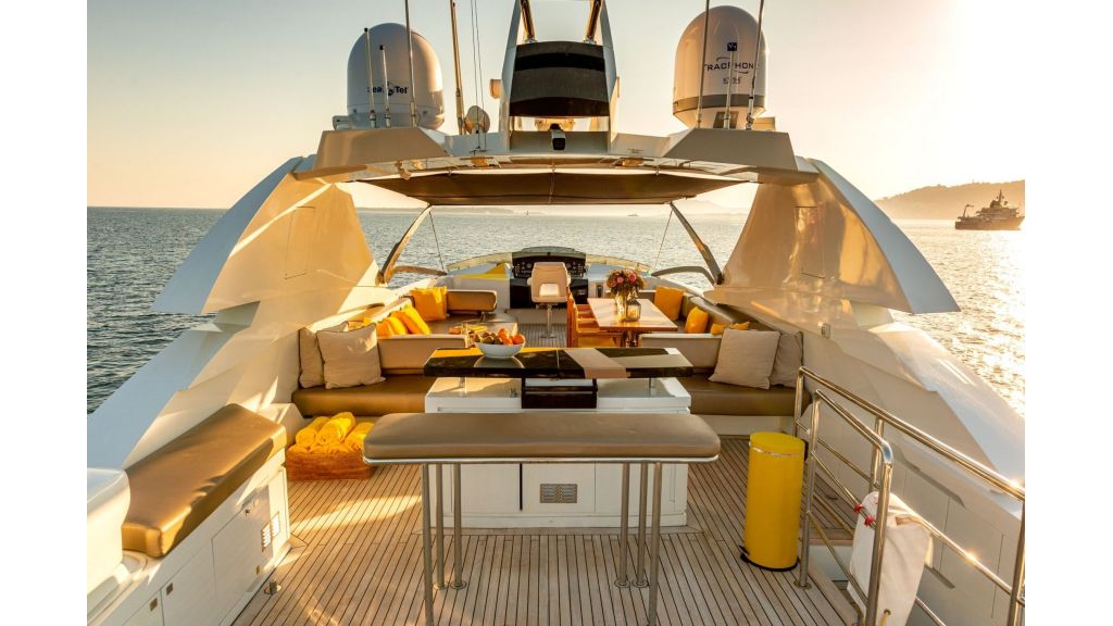 Quantum Motor Yacht (006)