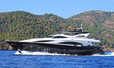 Evolution Motoryacht (1)