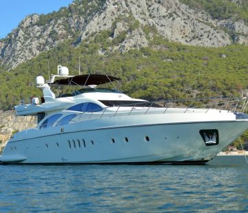 Obsidian Motor Yacht