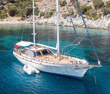 Laminated Sailing Yacht