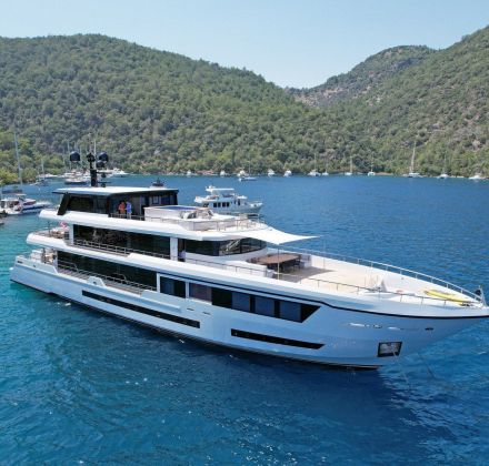 Adamaris Yacht