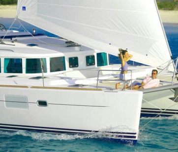 Lagoon 440  sailing cruising