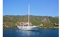 Classic Timeless Motorsailer (1)