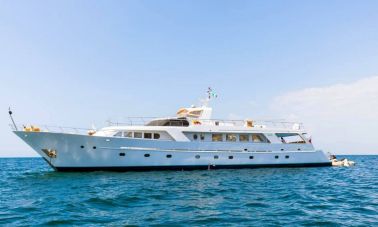 Benetti 35m Motor Yacht