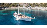 Laminated Sailing Yacht