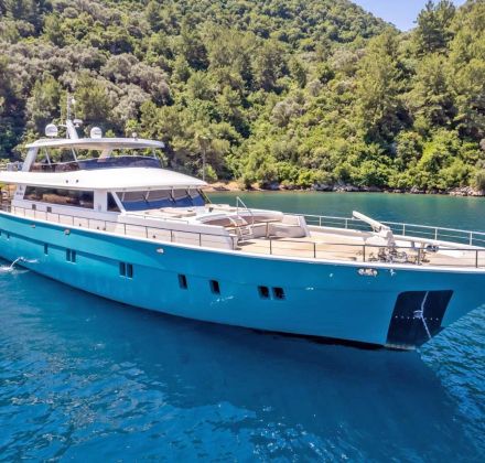 Deepwater Yacht