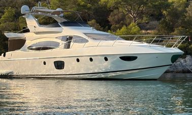 Azimut_68_Evo_Charter_Page_01_Image_0001