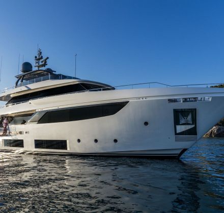 Ferretti Navetta 33m Motor Yacht